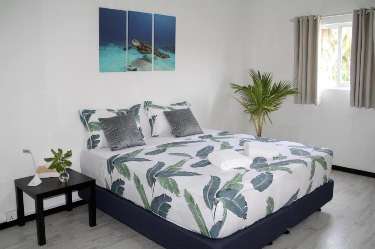 Varunula Surf Camp Thulusdhoo Exterior foto