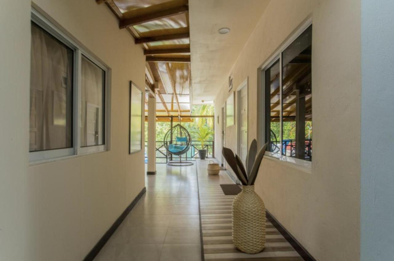 Varunula Surf Camp Thulusdhoo Exterior foto