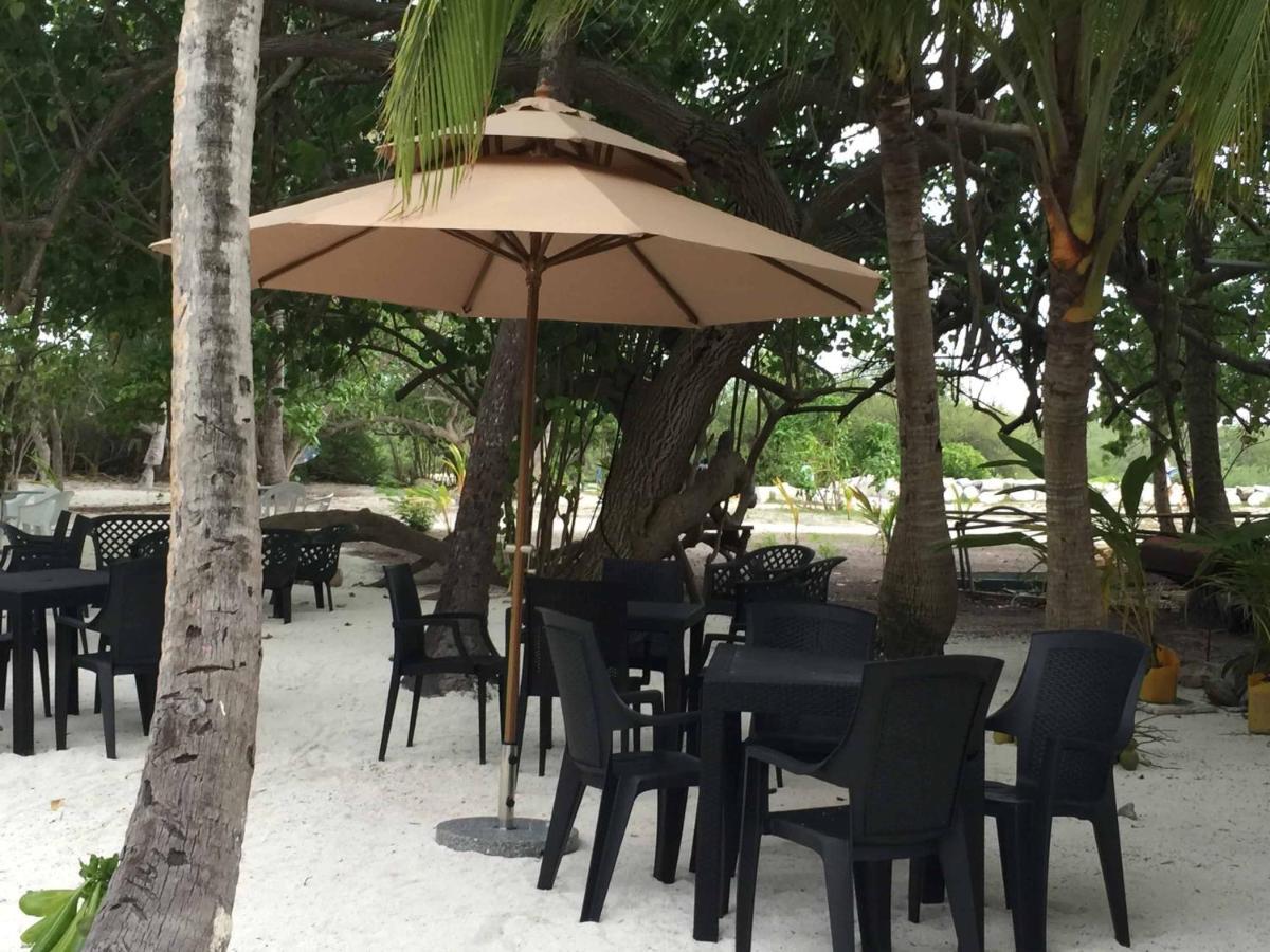 Varunula Surf Camp Thulusdhoo Exterior foto