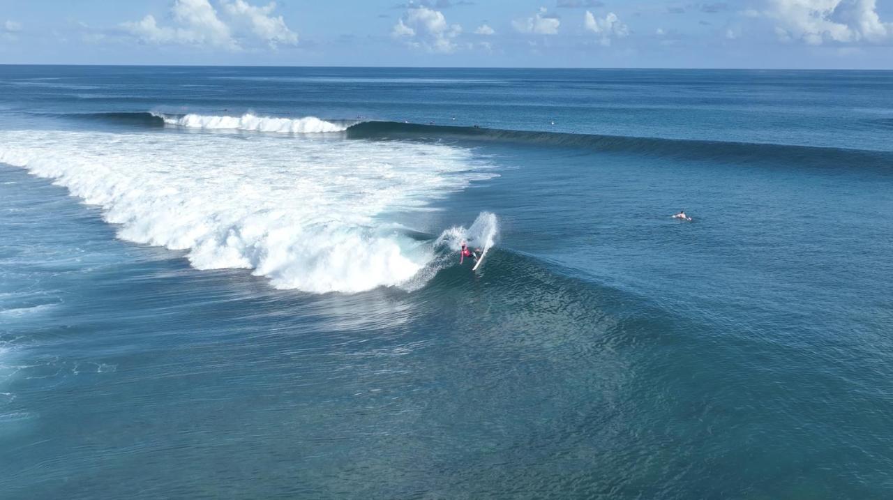 Varunula Surf Camp Thulusdhoo Exterior foto