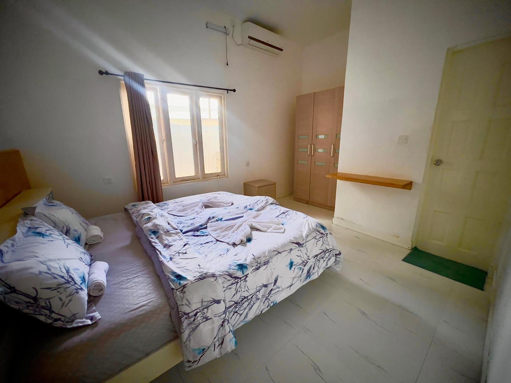 Varunula Surf Camp Thulusdhoo Exterior foto